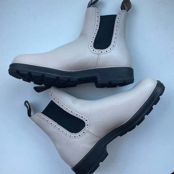 Blundstone Cream Ankle Boots - Picture 16 of 16
